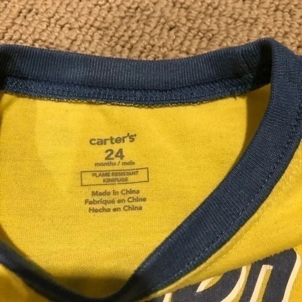 Carter’s 2 set of boys pj’s size 2yold EUC
